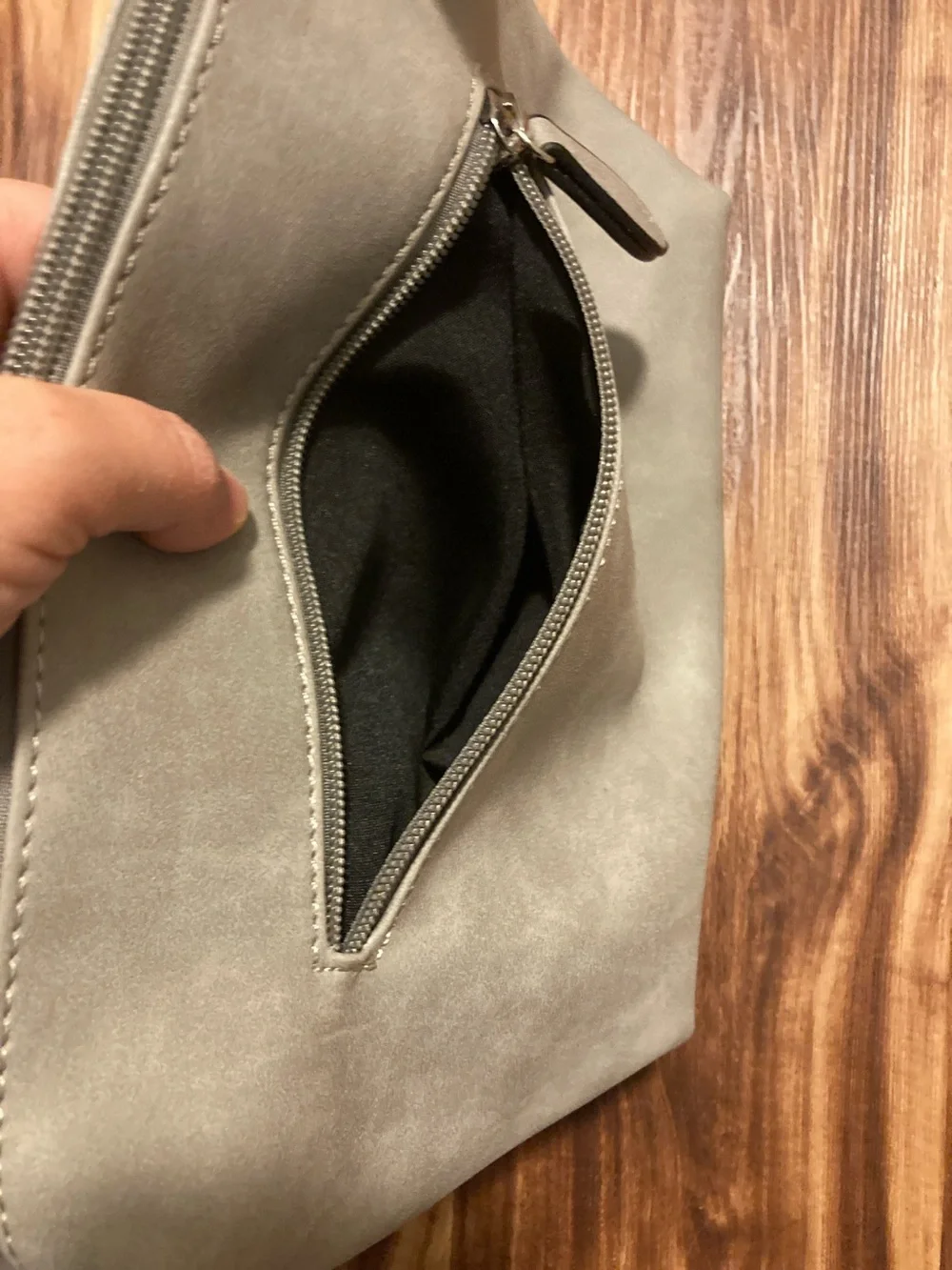 Imoshion Light Gray Women's Clutch